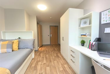 1 bed flat, College Square East, Holylands, Belfast, BT16DJ - Image 6